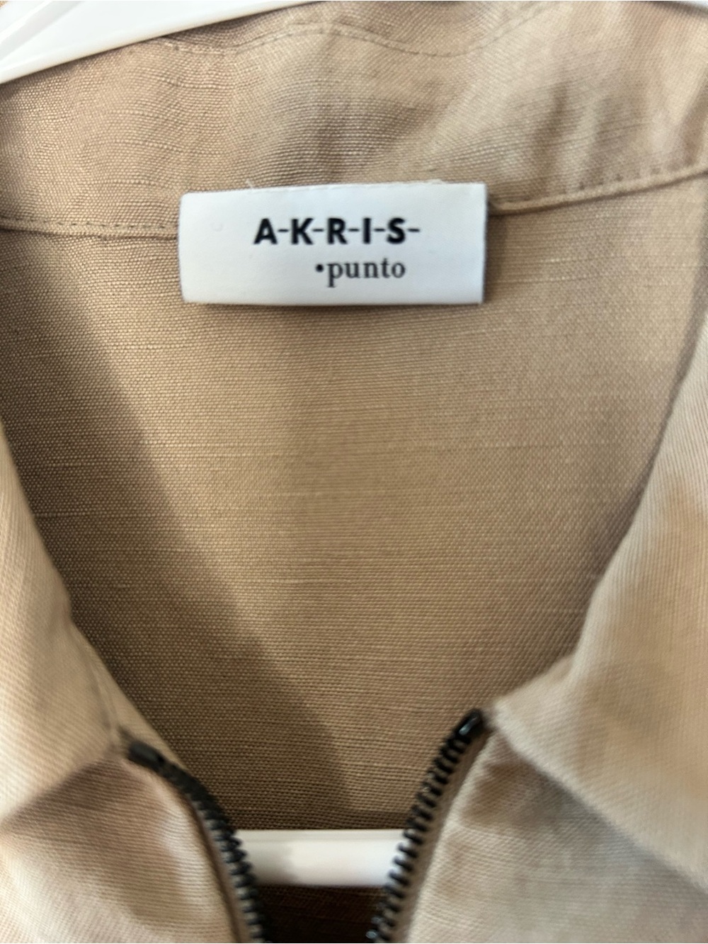 Akris Punto linen blend Taupe minimalist Zip-Front Collared Pullover top. 10 - Picture 3 of 6